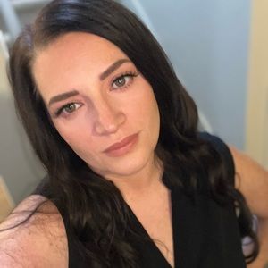 Meet your Posher, Kelie